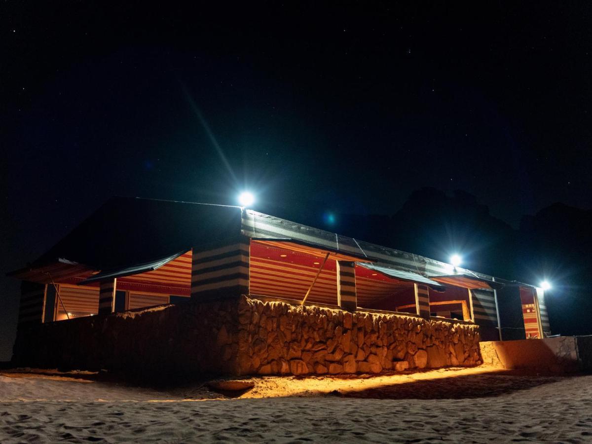 Rotana Camp Hotel Wadi Rum Bagian luar foto