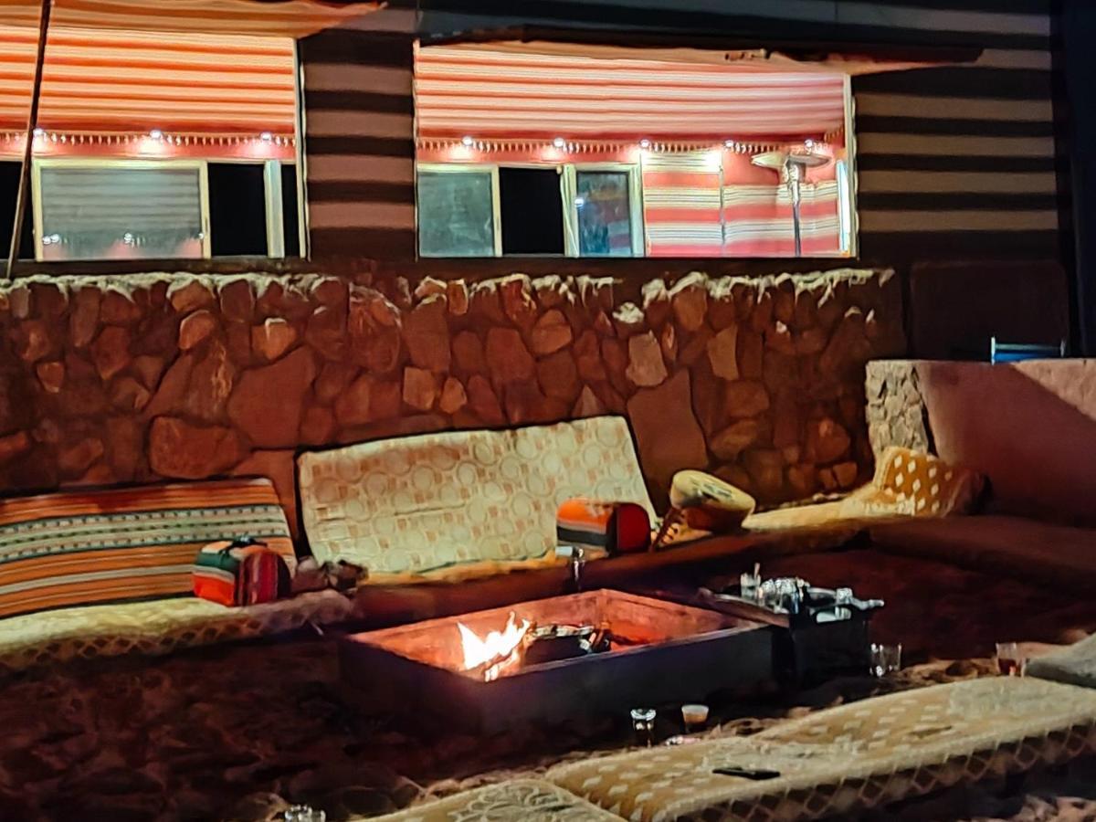 Rotana Camp Hotel Wadi Rum Bagian luar foto