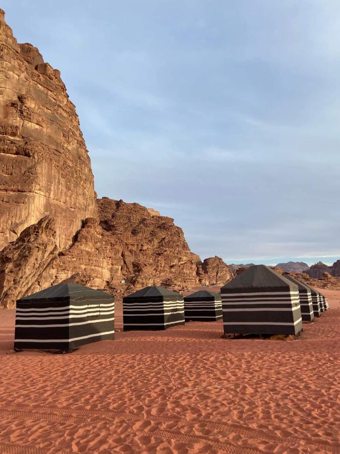 Rotana Camp Hotel Wadi Rum Bagian luar foto